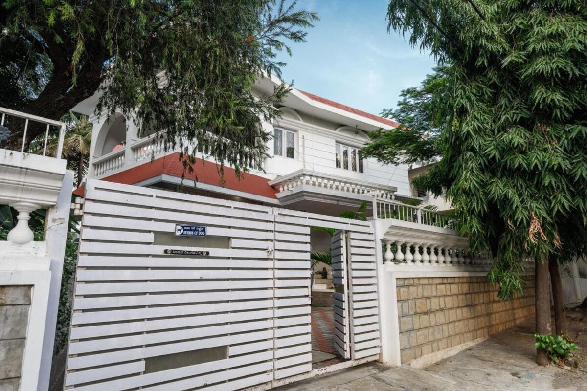Westside Bungalow By Jadecaps Nr Wtc Rajajinagar Villa Bangalore Exterior photo